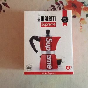 Supreme Red Bialetti Moka Express